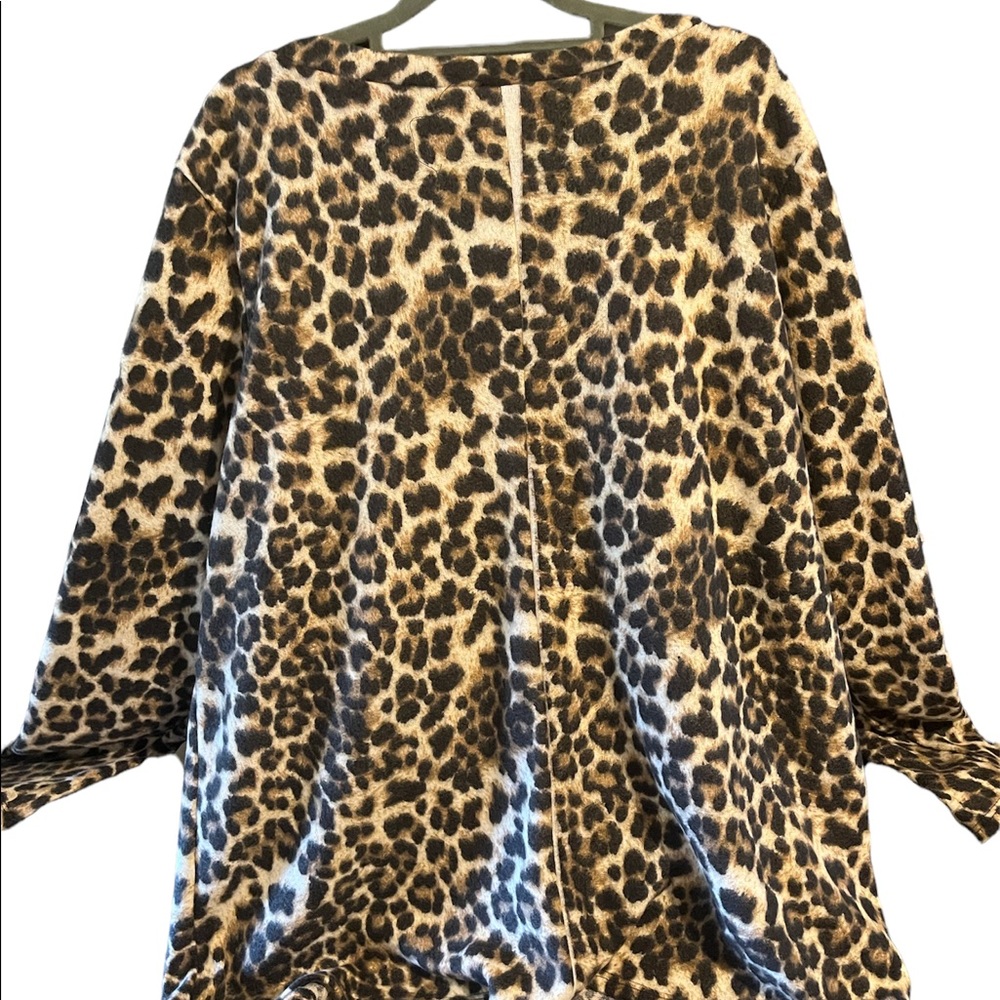 Light cheetah print sweater
